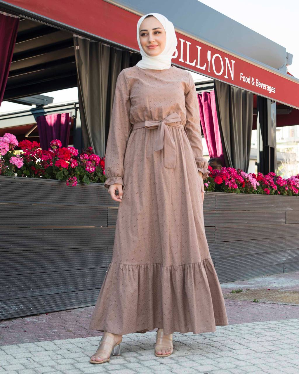 Güpürlü pamuk kumaş elbise - Görsel 4