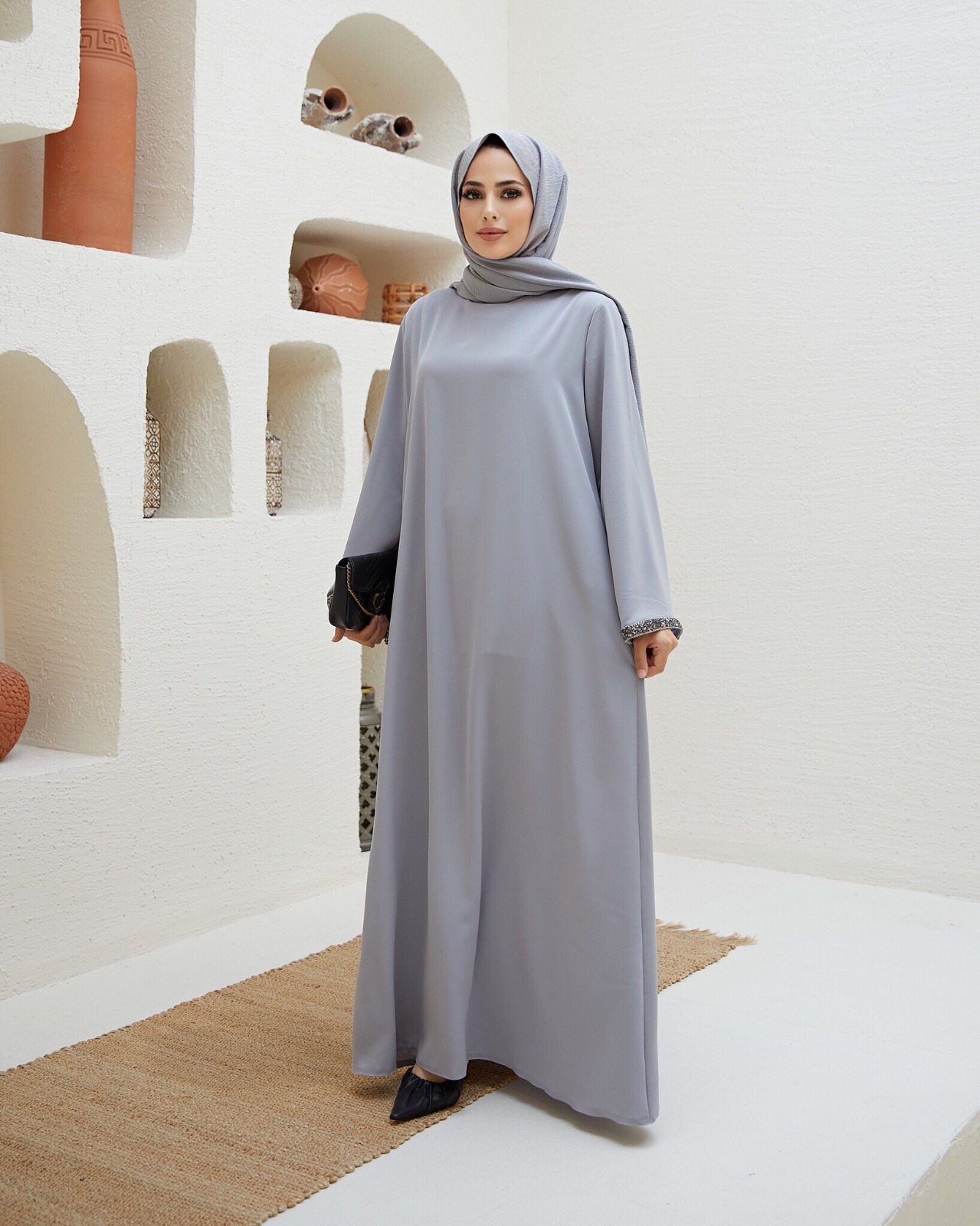 Kolları işlemeli krep kumaş elbise - Görsel 13