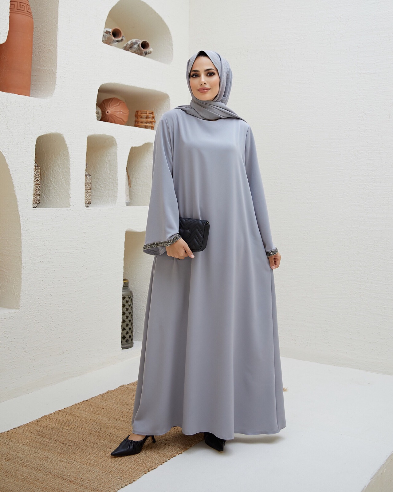 Kolları işlemeli krep kumaş elbise - Görsel 12