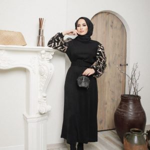 Kolları tül payet detaylı triko elbise