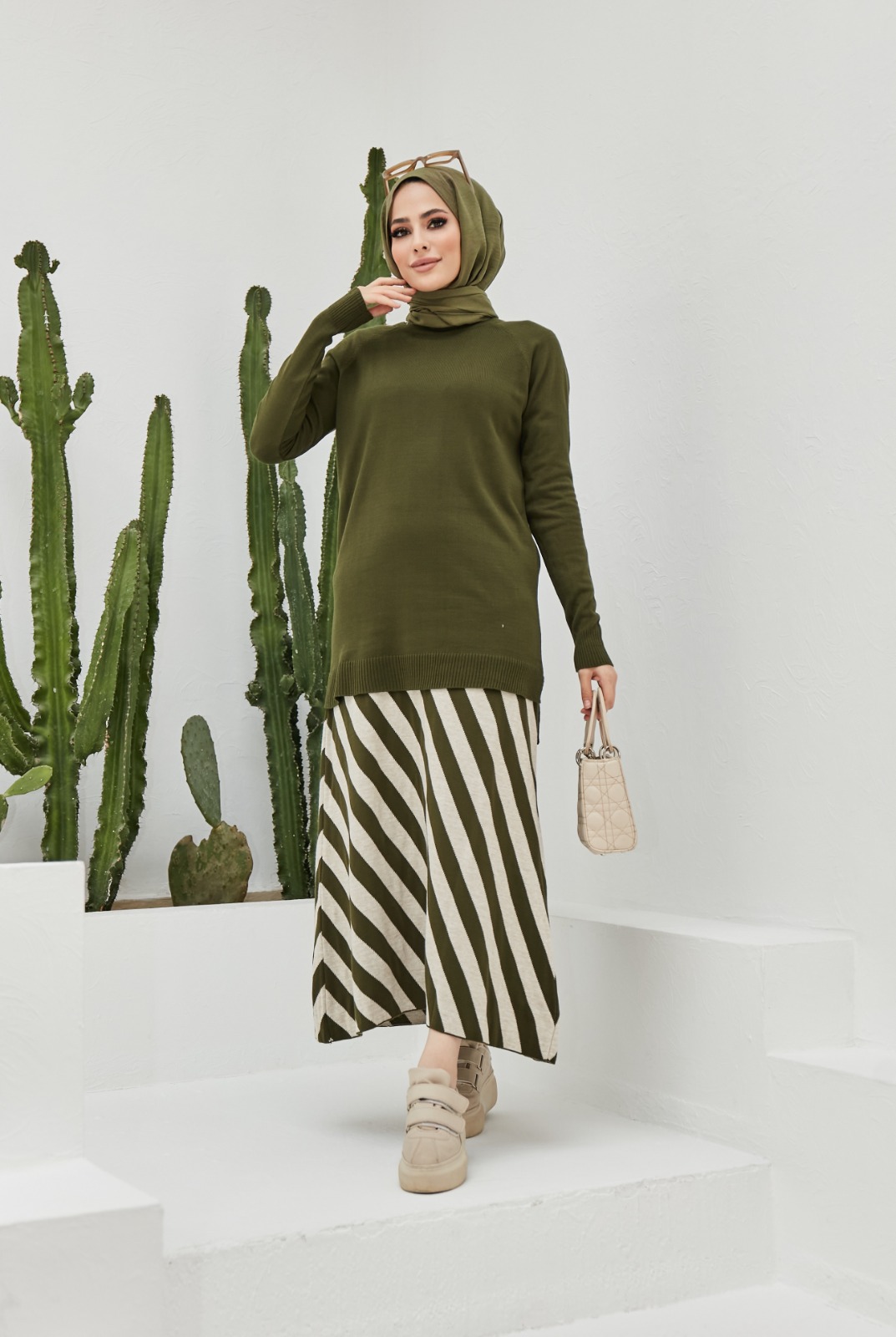 Şeritli etek bluz takım - Görsel 11