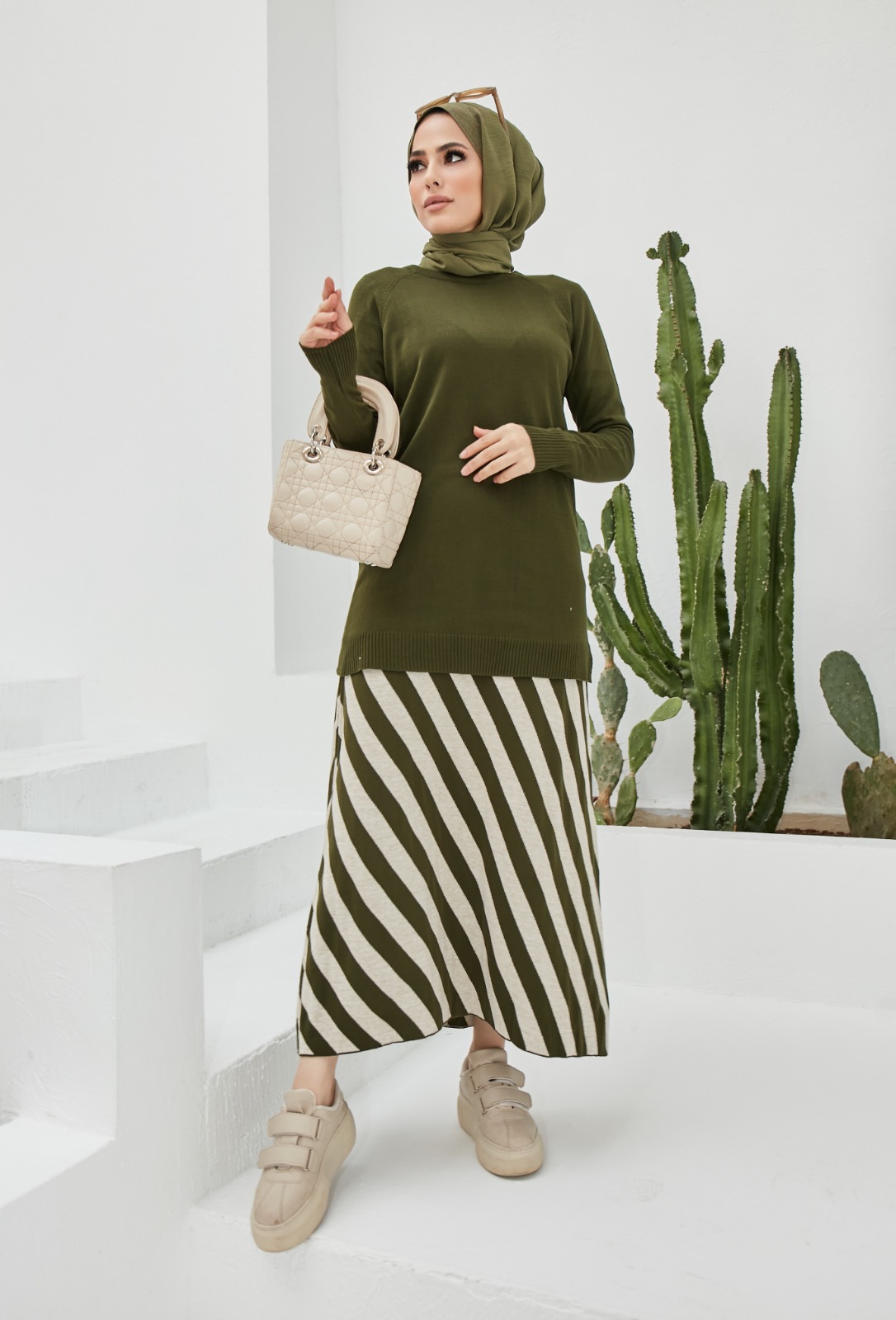 Şeritli etek bluz takım - Görsel 10