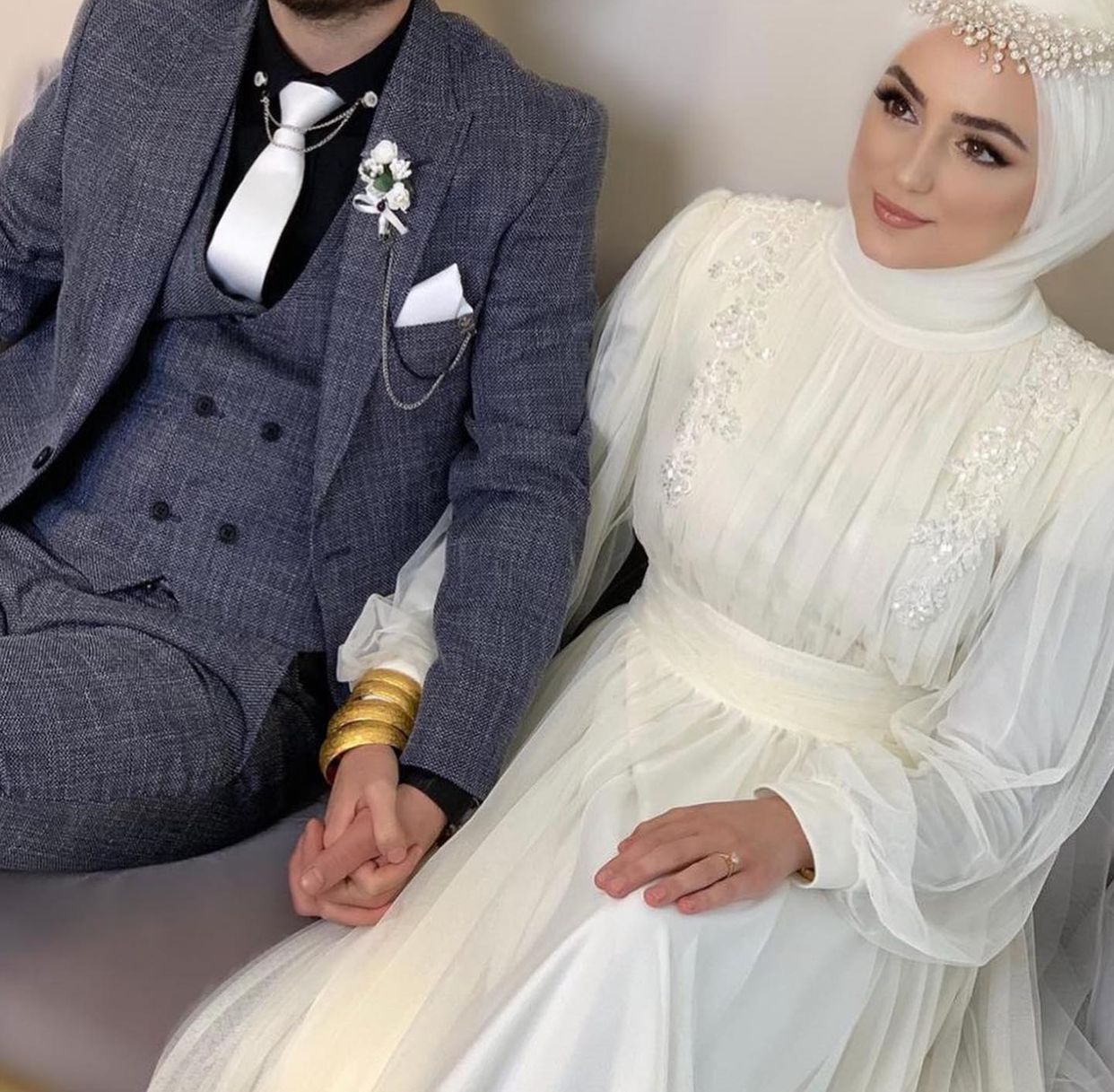 Omzu taş detaylı tül abiye - Görsel 11