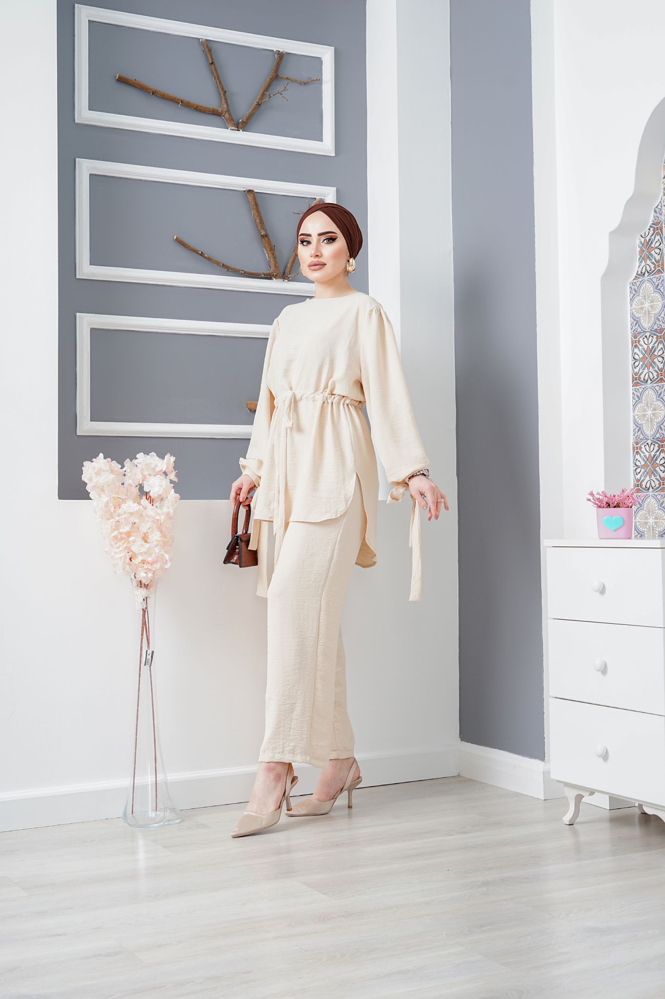 Ayrobin belden kuşaklı tunik takım